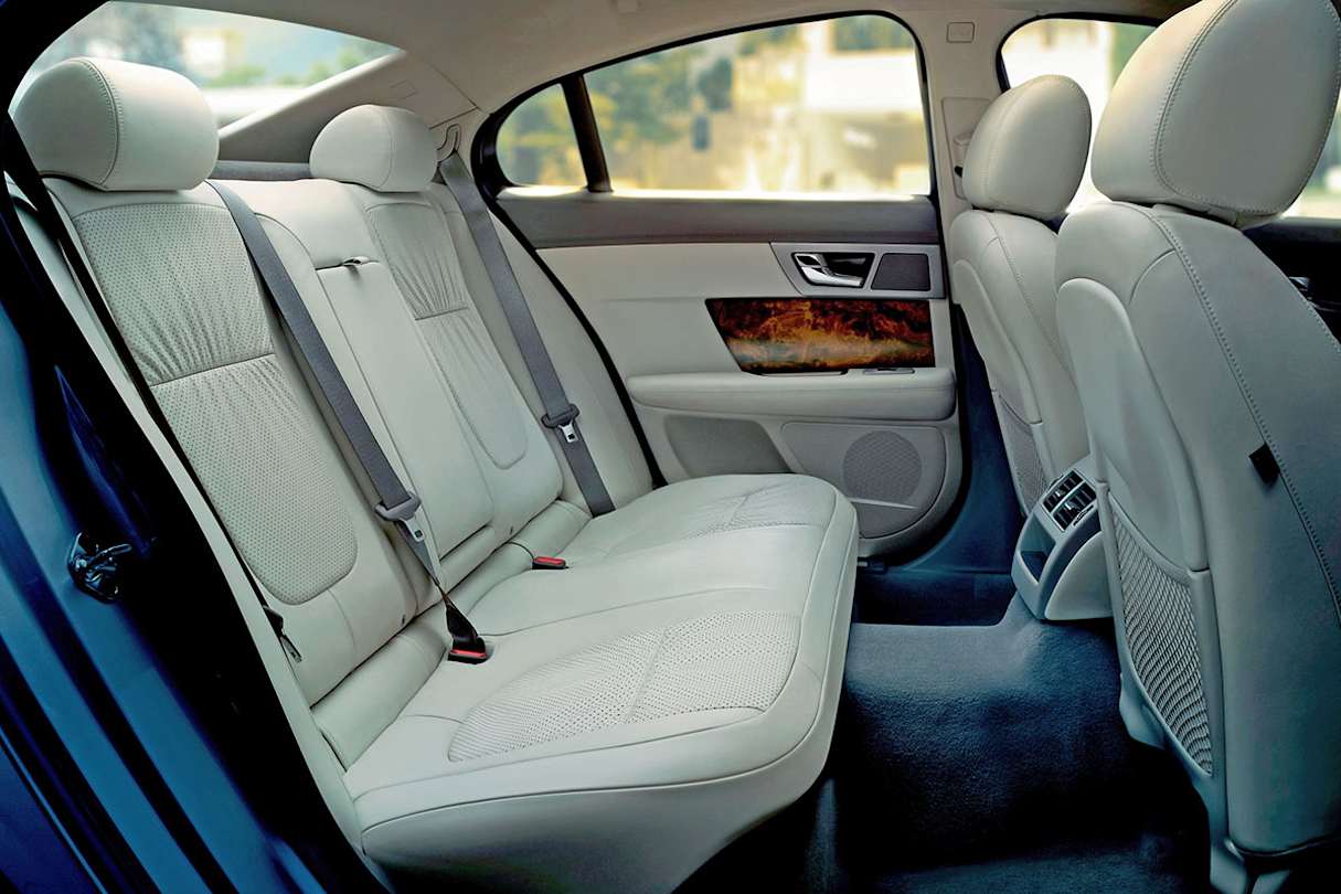 It all works beautifully, and we reiterate that this may well be the way of the future in car interior design.